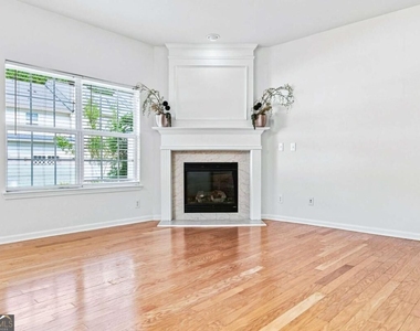 9820 Alger Trace - Photo Thumbnail 4
