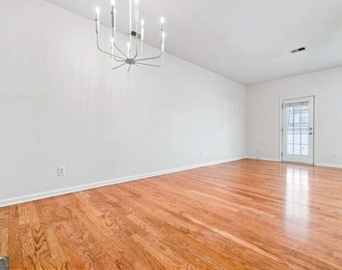 9820 Alger Trace - Photo Thumbnail 8