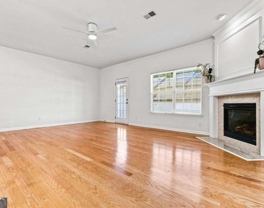 9820 Alger Trace - Photo Thumbnail 7