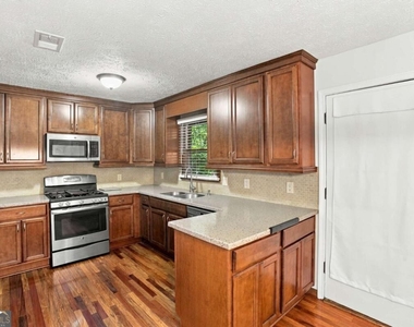 3095 Woodland Drive Nw - Photo Thumbnail 12