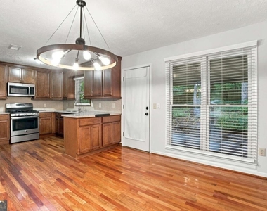 3095 Woodland Drive Nw - Photo Thumbnail 9