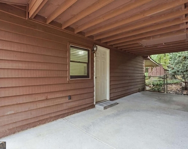 3095 Woodland Drive Nw - Photo Thumbnail 2