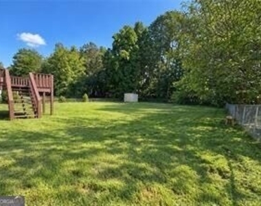 154 Camden Woods Drive - Photo Thumbnail 2