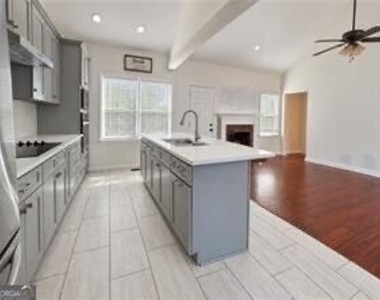 154 Camden Woods Drive - Photo Thumbnail 7