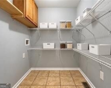154 Camden Woods Drive - Photo Thumbnail 11