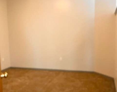 898 Oak Street Sw - Photo Thumbnail 20