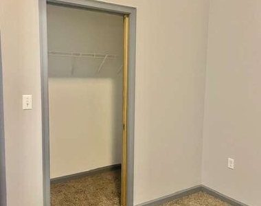 898 Oak Street Sw - Photo Thumbnail 19