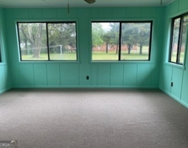 266 Valencia Circle - Photo Thumbnail 7
