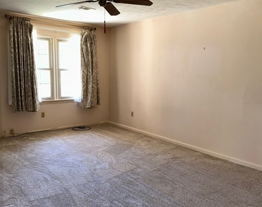266 Valencia Circle - Photo Thumbnail 9