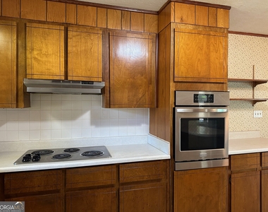 266 Valencia Circle - Photo Thumbnail 5