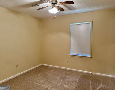 266 Valencia Circle - Photo Thumbnail 10