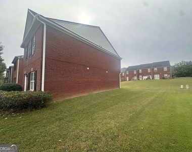 7712 Autry Circle - Photo Thumbnail 8