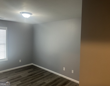 7712 Autry Circle - Photo Thumbnail 3