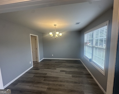7712 Autry Circle - Photo Thumbnail 12