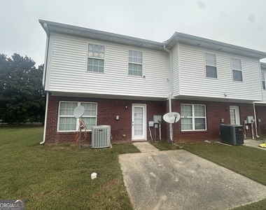 7712 Autry Circle - Photo Thumbnail 9