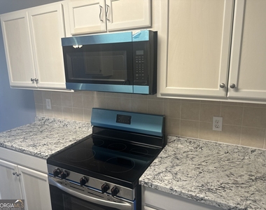 7712 Autry Circle - Photo Thumbnail 6