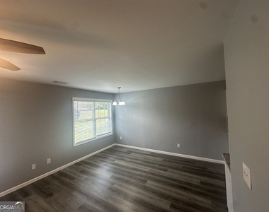 7712 Autry Circle - Photo Thumbnail 18