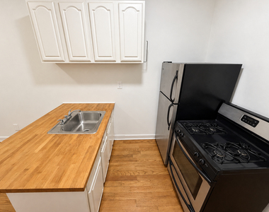 369 Menahan Street - Photo Thumbnail 3