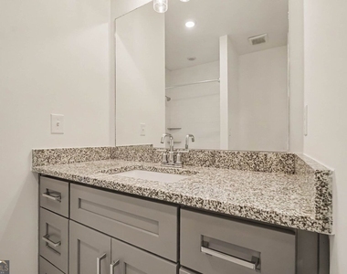 409 Burgundy Way - Photo Thumbnail 12