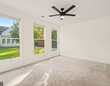409 Burgundy Way - Photo Thumbnail 10