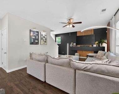 1253 Richmond Court Se - Photo Thumbnail 5