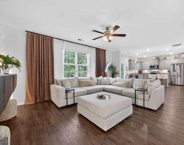 1253 Richmond Court Se - Photo Thumbnail 3