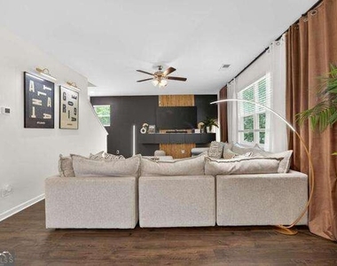 1253 Richmond Court Se - Photo Thumbnail 6