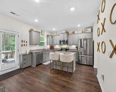 1253 Richmond Court Se - Photo Thumbnail 7