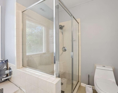 663 Windsor Street Sw - Photo Thumbnail 14