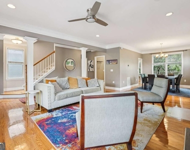 663 Windsor Street Sw - Photo Thumbnail 6