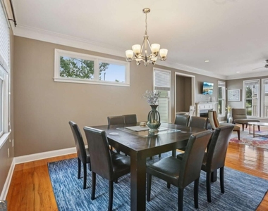 663 Windsor Street Sw - Photo Thumbnail 7