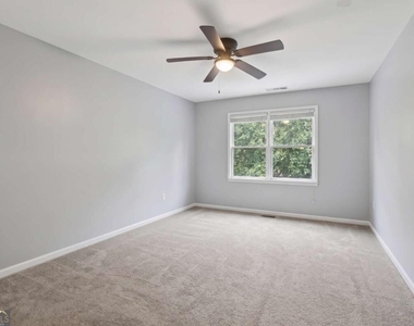 663 Windsor Street Sw - Photo Thumbnail 17