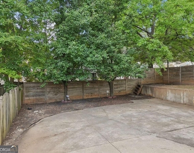 663 Windsor Street Sw - Photo Thumbnail 21