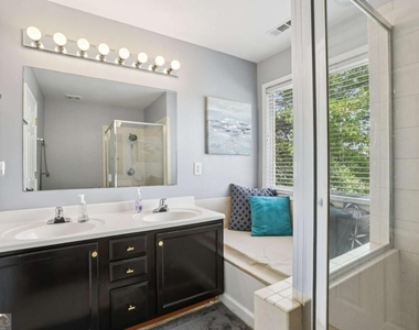 663 Windsor Street Sw - Photo Thumbnail 16