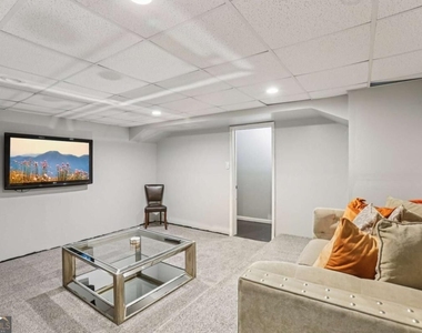 663 Windsor Street Sw - Photo Thumbnail 19