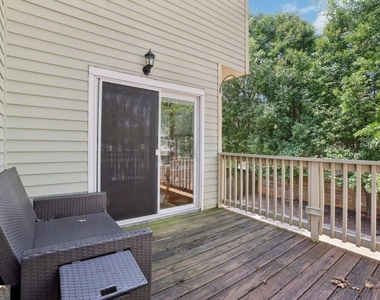 663 Windsor Street Sw - Photo Thumbnail 20