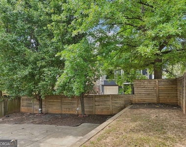 663 Windsor Street Sw - Photo Thumbnail 23