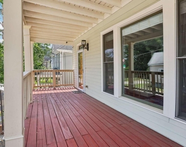 663 Windsor Street Sw - Photo Thumbnail 4