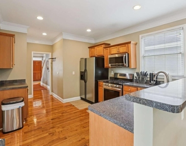 663 Windsor Street Sw - Photo Thumbnail 11