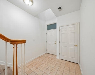 611 Binghampton Ln - Photo Thumbnail 2