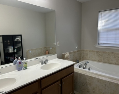 164 Sowers Dr - Photo Thumbnail 9