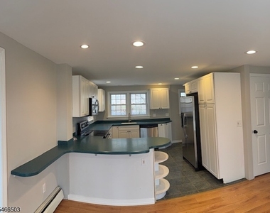 5 Linabury Ln - Photo Thumbnail 1