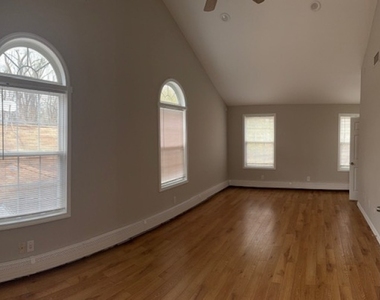 5 Linabury Ln - Photo Thumbnail 8