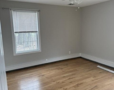 5 Linabury Ln - Photo Thumbnail 12
