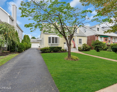 312 Salem Avenue - Photo Thumbnail 3