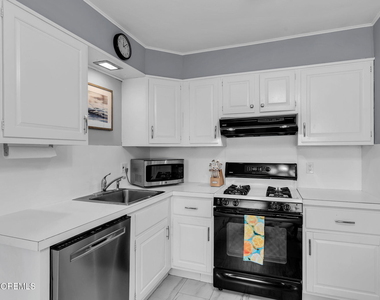 312 Salem Avenue - Photo Thumbnail 6