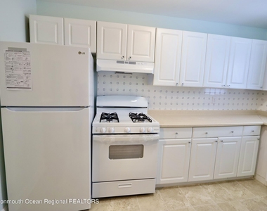 110 Union Avenue - Photo Thumbnail 3