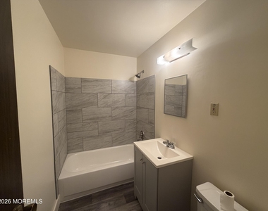 84 Manchester Court - Photo Thumbnail 5