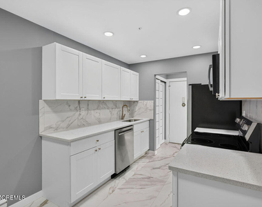 27 Meadow Green Circle - Photo Thumbnail 14