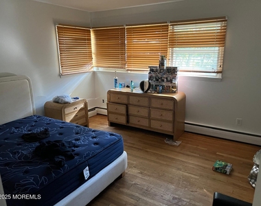 270 Jerome Avenue - Photo Thumbnail 9
